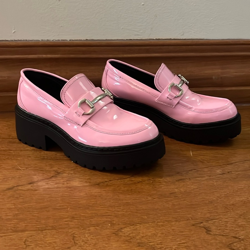 Steve Madden PERFECT condition pink patent  leather loafers.